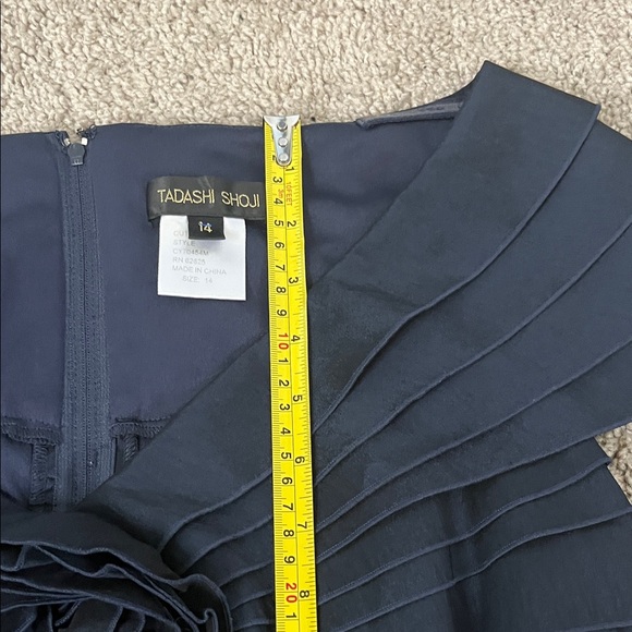 Tadashi Shoji Navy Blue Rosette Tiered Shutter Pleat Dress Size 14 Cocktail - Picture 9 of 12